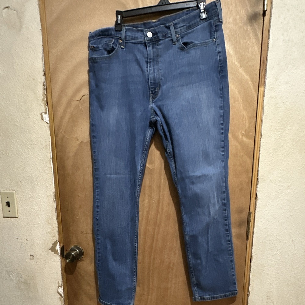 Levi's Men's Regular Fit Straight Blue Medium Wash Denim Jeans 5-Pocket Zip - Picture 3 of 10